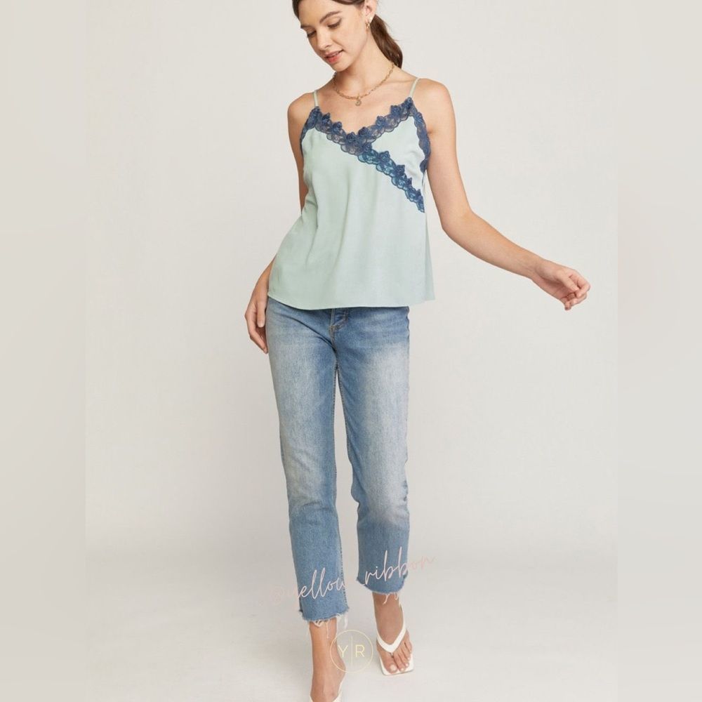 NEW Lace Trim Cami Sleeveless Top - Picture 4 of 5